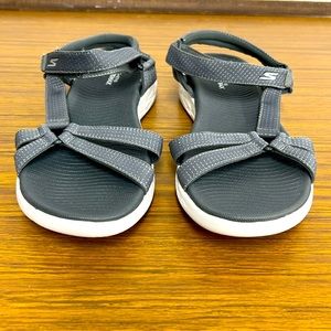 Women’s size 9 Skechers GOGA MAX gray sandal. Great condition